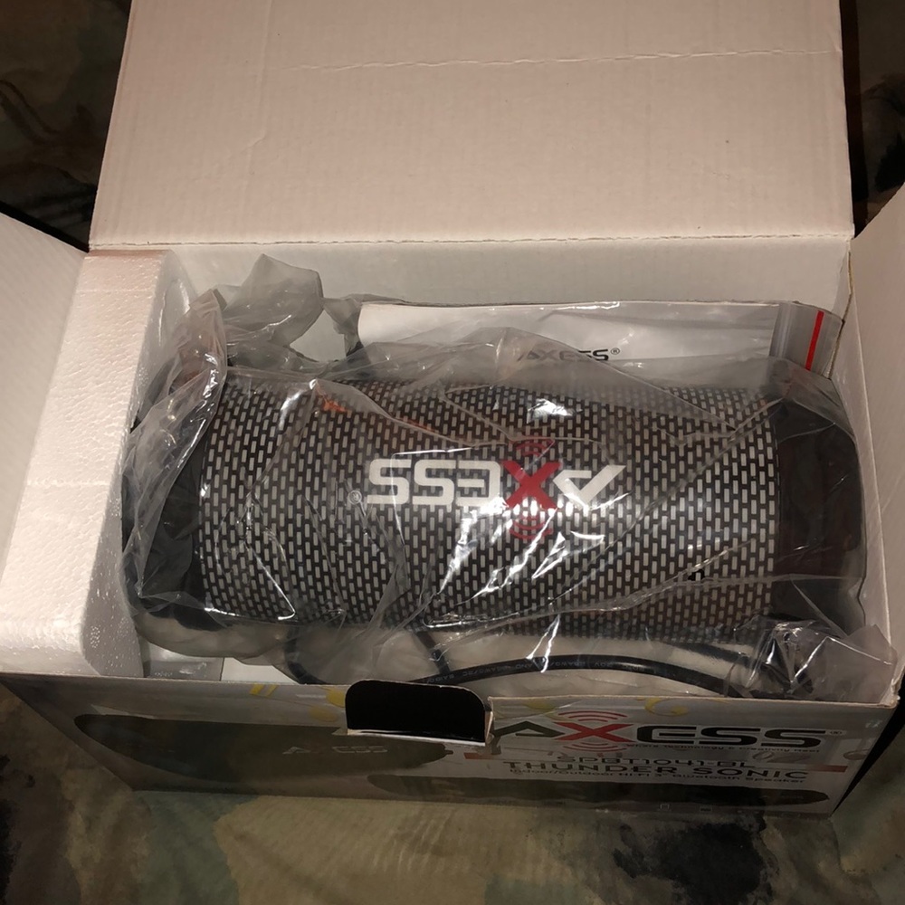 bluetooth speaker - Picture 3 of 4
